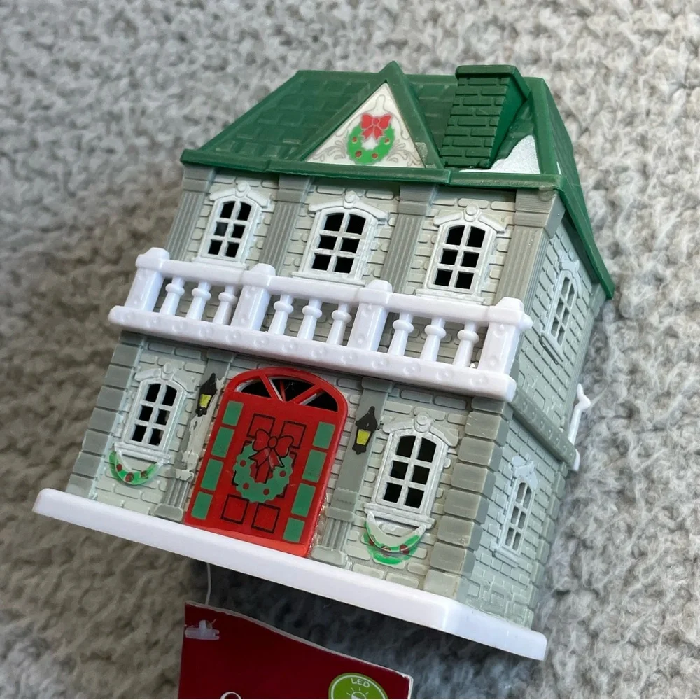 Christmas Cobblestone Corners‎ Set of 5 winter village miniatures Buildings NWT